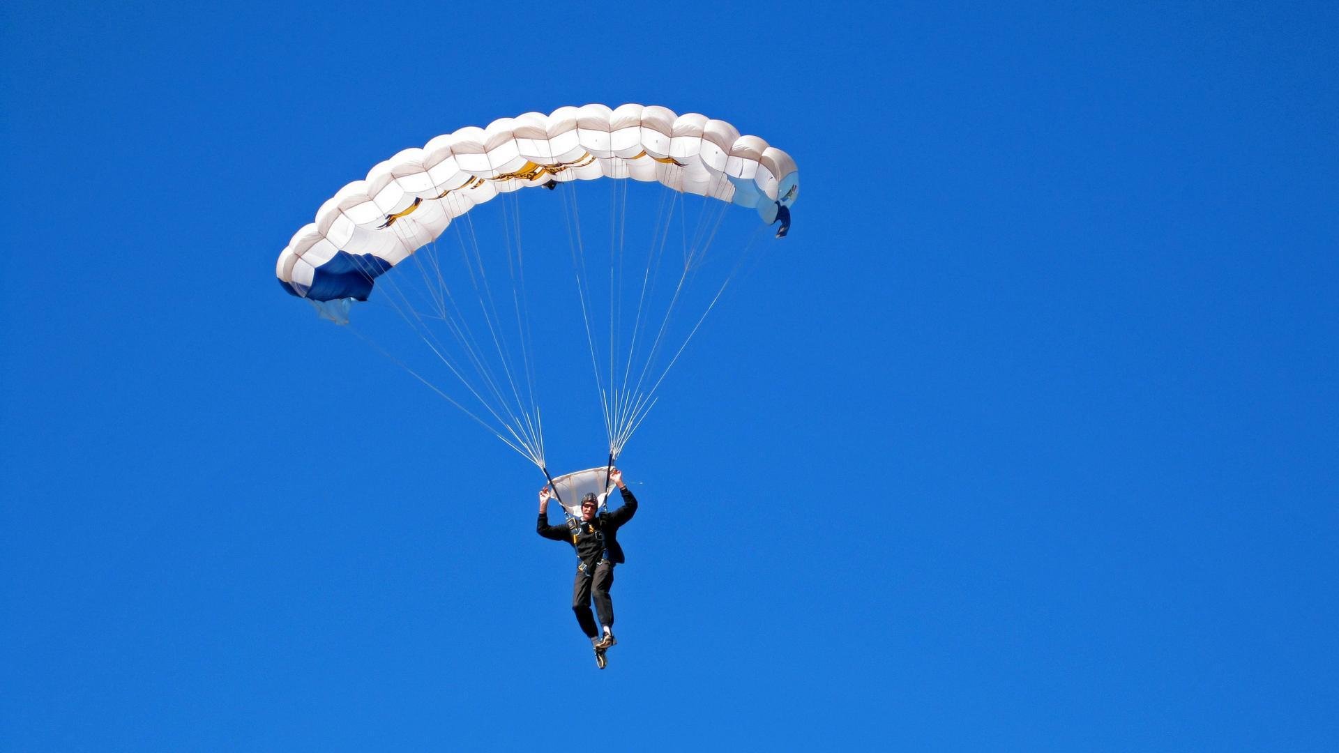 中国篮球青少年篮球发展政策落实与推广策略研究,青少年篮球培训市场现状